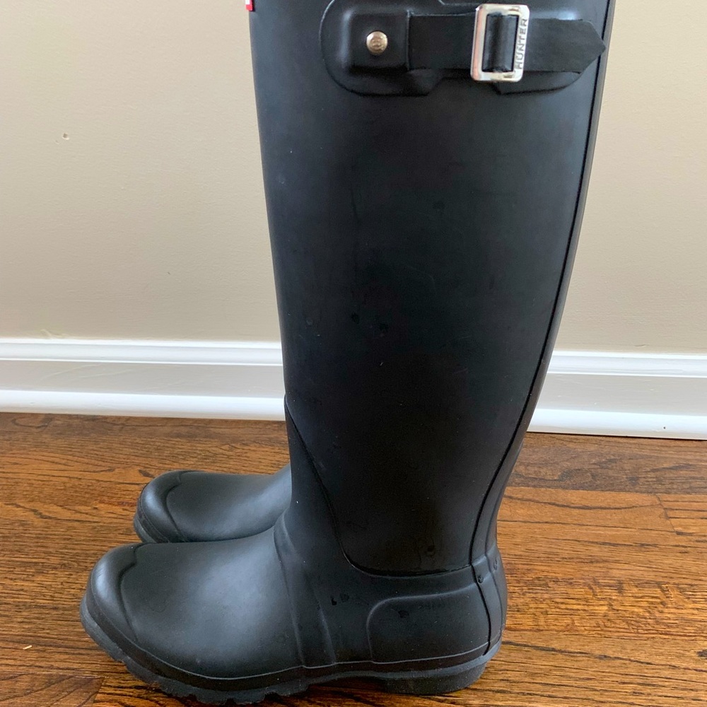 Hunter original rain boots size 9- black